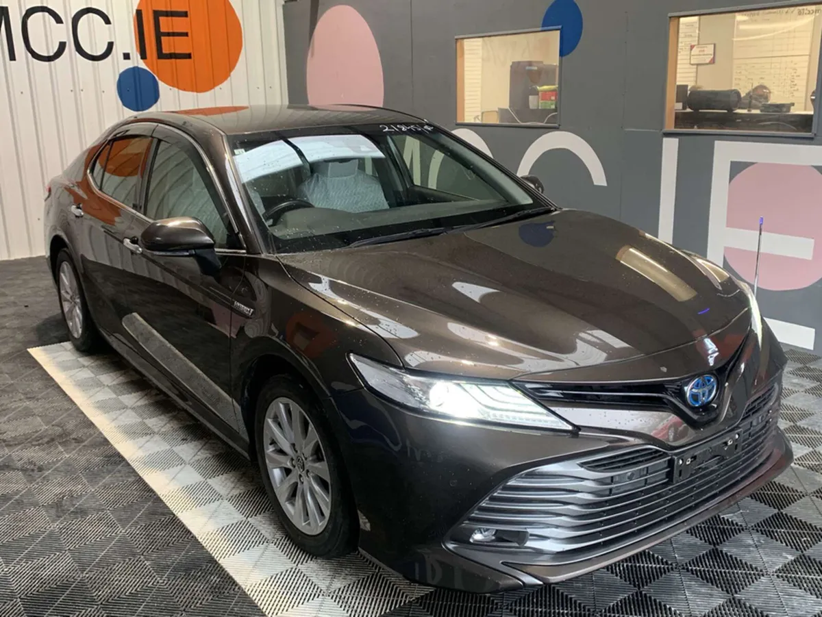 Toyota Camry Toyota Camry 2.5 Hybrid / Only 22k KM - Image 1