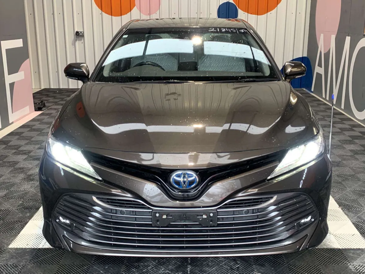 Toyota Camry Toyota Camry 2.5 Hybrid / Only 22k KM - Image 2