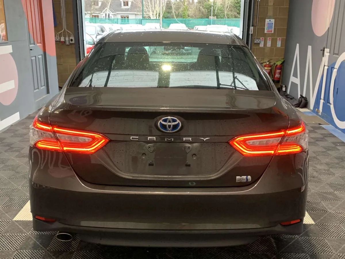 Toyota Camry Toyota Camry 2.5 Hybrid / Only 22k KM - Image 4