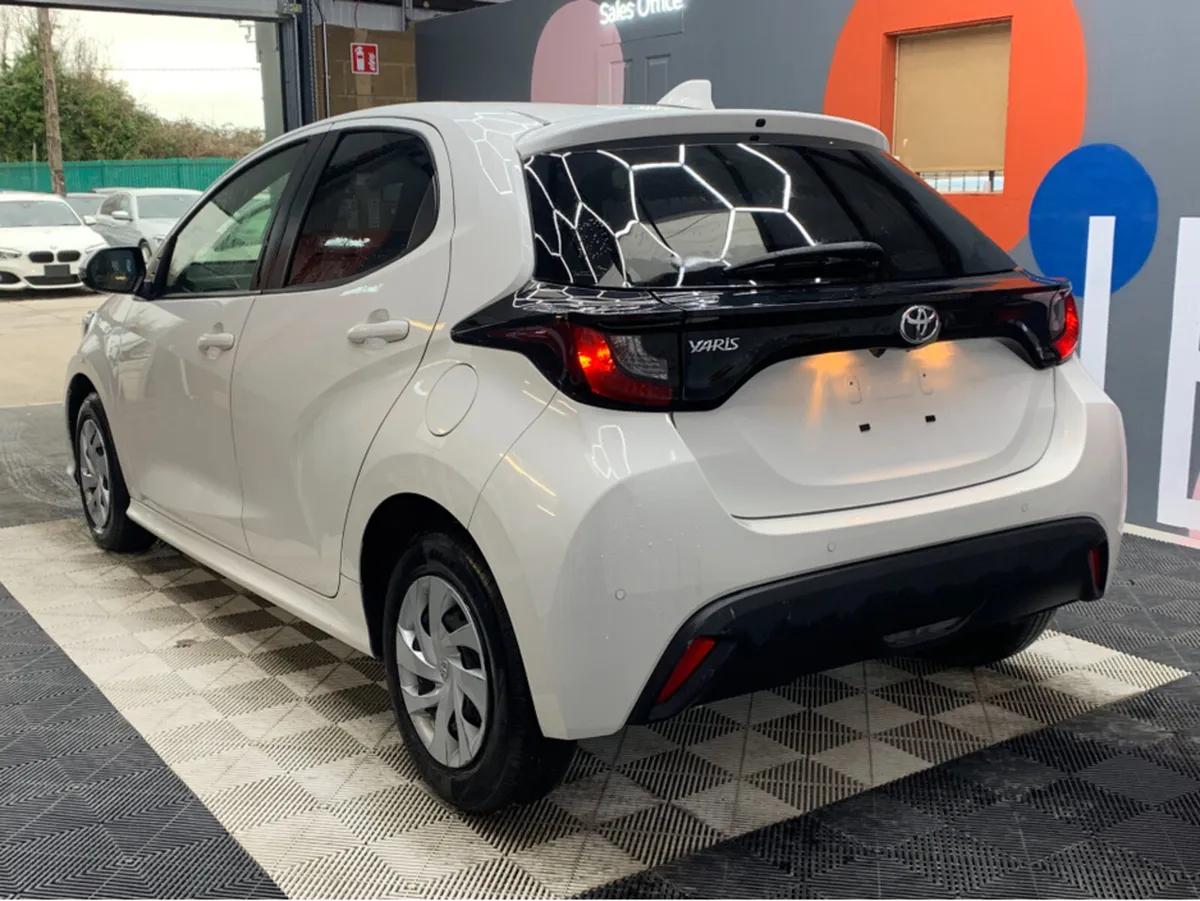 Toyota Yaris X / 47k KMs / Reverse Camera / 1.0L P - Image 4
