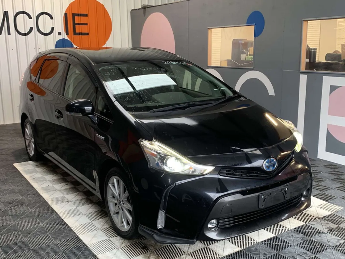 Toyota Prius Toyota Prius 7 Seater Hybrid / 43k KM - Image 1