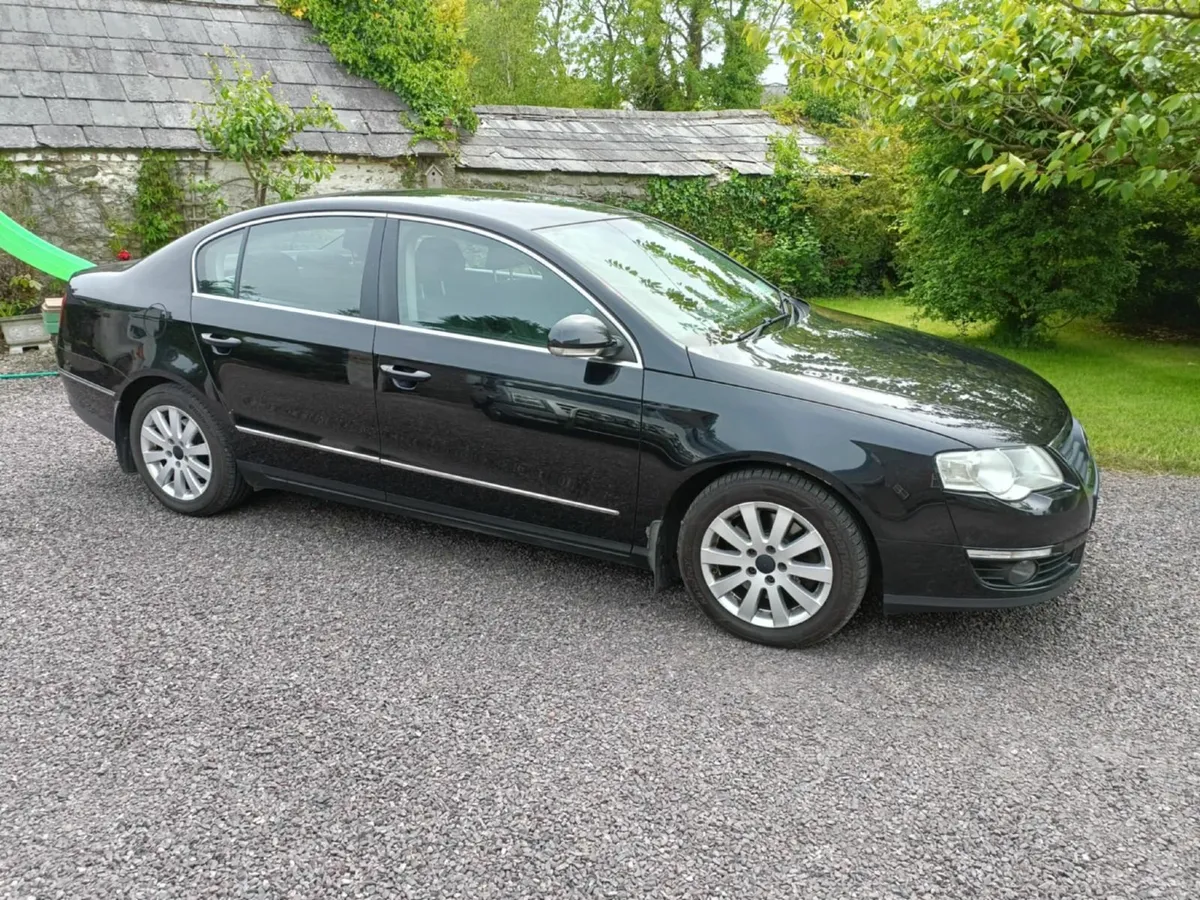 Volkswagen Passat 2009 - Image 4