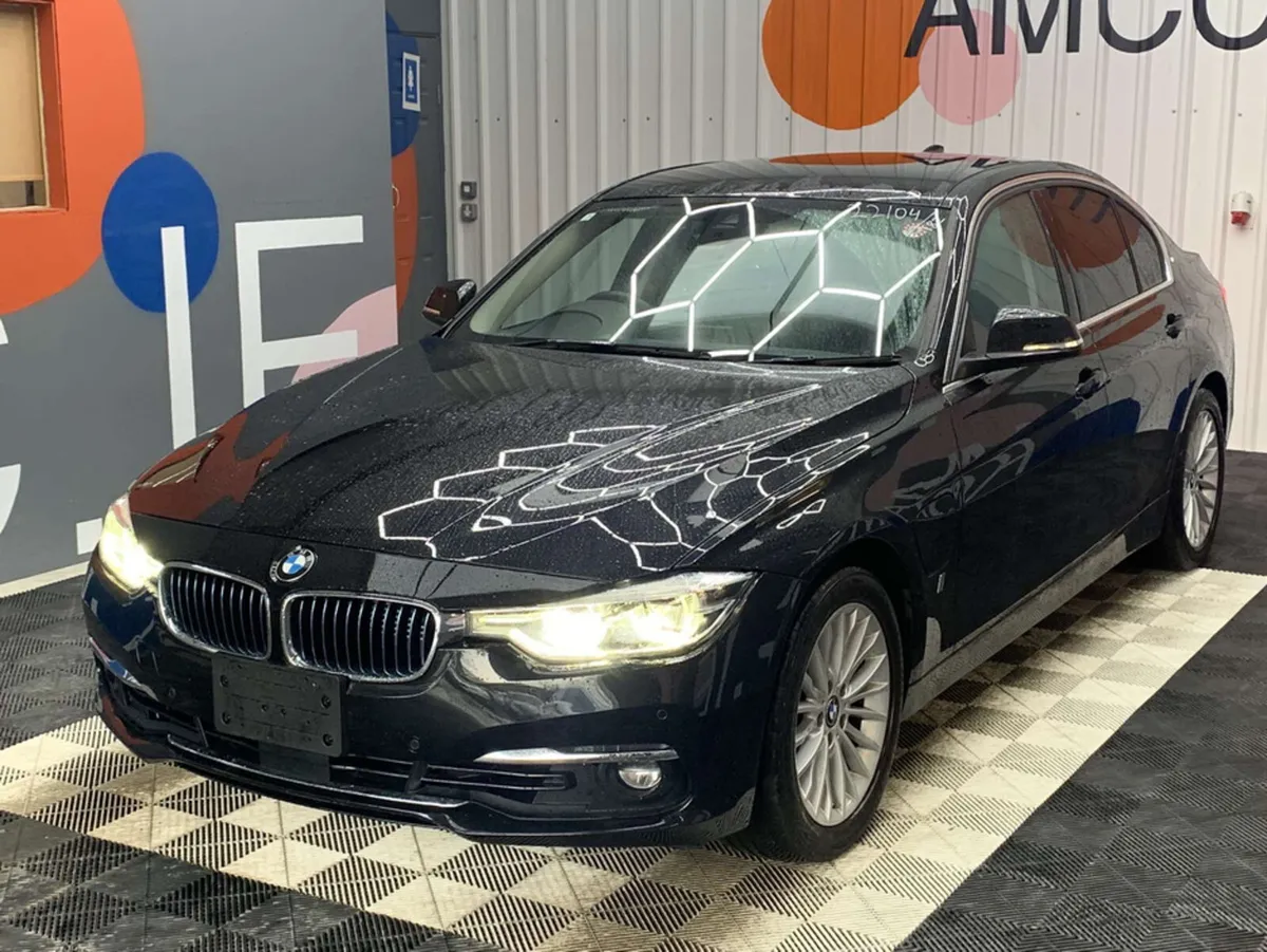 BMW 3-Series BMW 330E Hybrid Automatic / Black Lea - Image 2