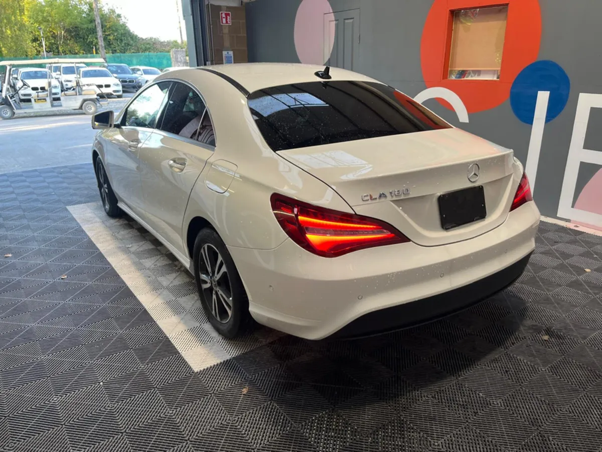 Mercedes-Benz CLA Mercedes CLA180 Automatic / Reve - Image 3