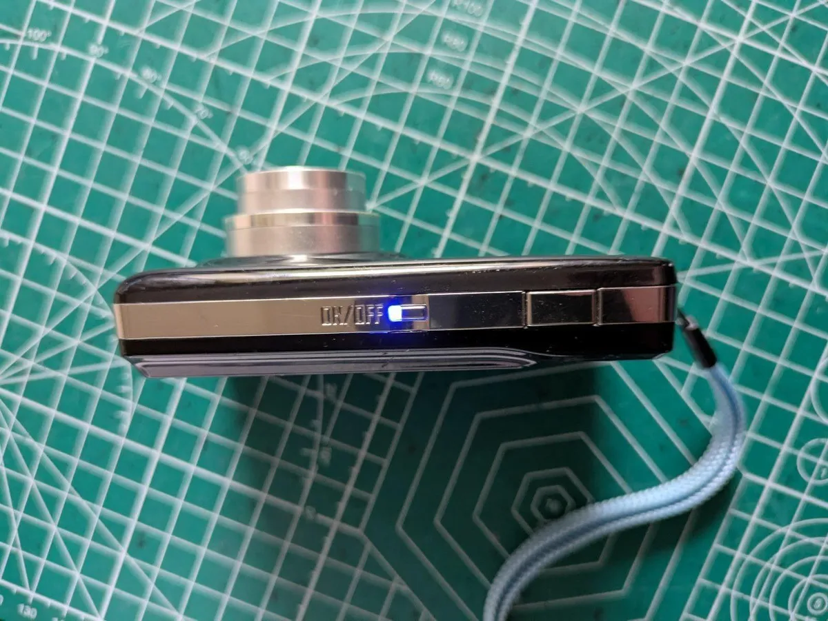 Medion 12MP CCD sensor pocket camera - Image 2