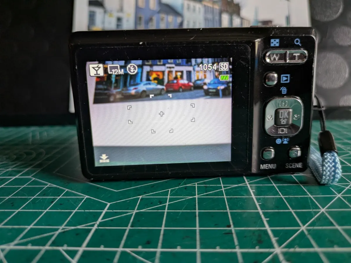 Medion 12MP CCD sensor pocket camera - Image 3