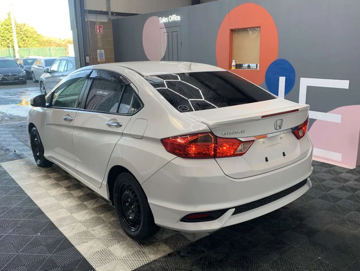 Honda Grace Honda Grace 1.5 Hybrid/33k KMS//Cruise - Image 4