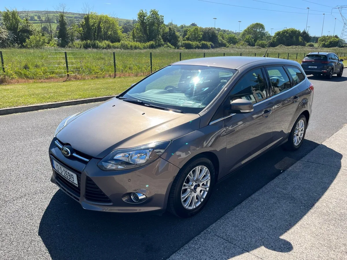 12 FORD FOCUS TITANIUM €5,950 low kms - Image 3