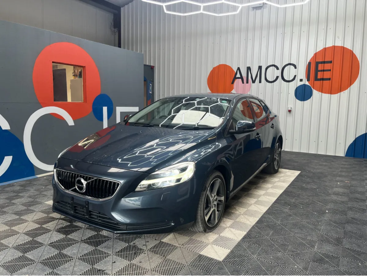 Volvo V40 VOLVO V40 AUTOMATIC 2.0 DIESEL / 83k KMs - Image 3