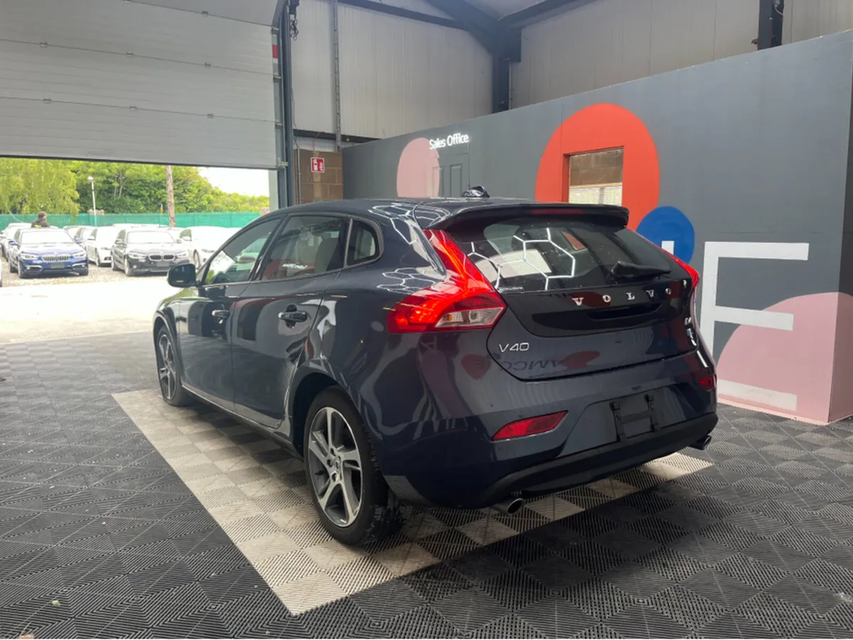 Volvo V40 VOLVO V40 AUTOMATIC 2.0 DIESEL / 83k KMs - Image 4