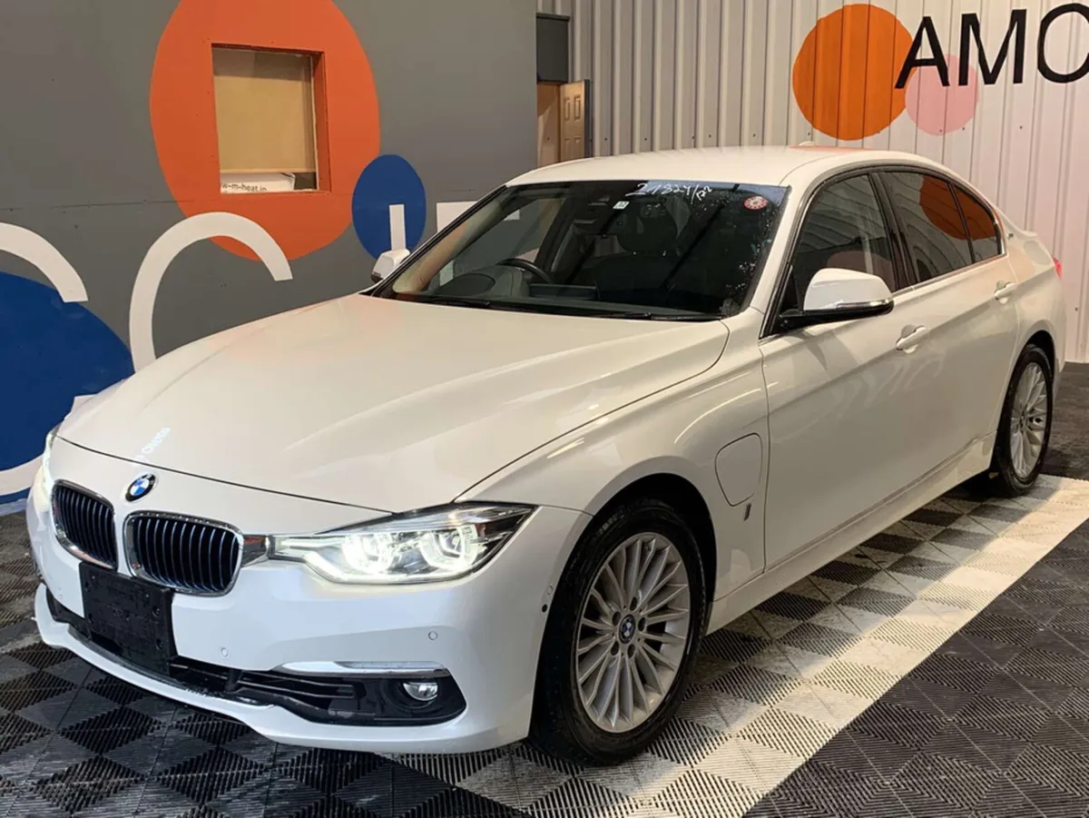 BMW 3-Series BMW 330E Luxury I-Performance / 42k K - Image 3