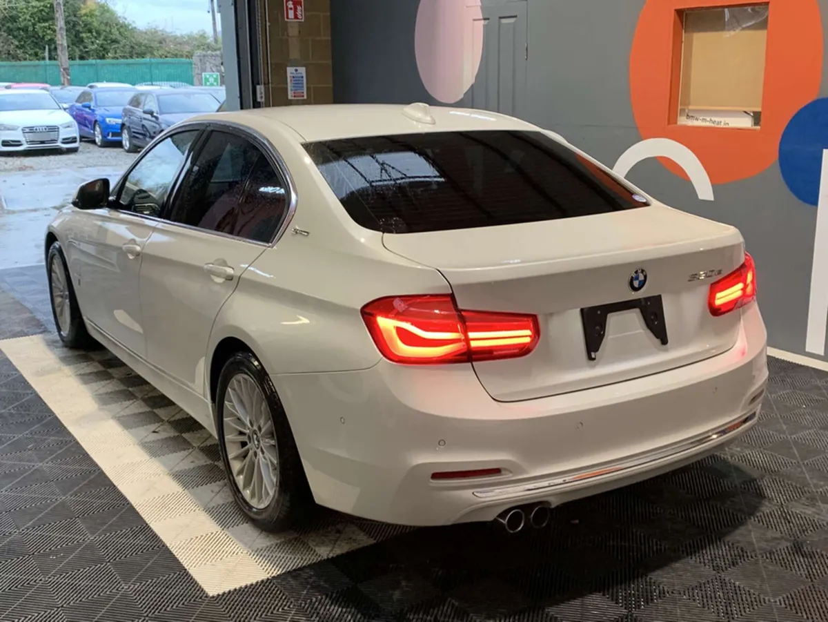 BMW 3-Series BMW 330E Luxury I-Performance / 42k K - Image 4