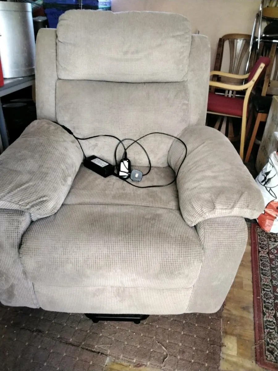 Electric armchair