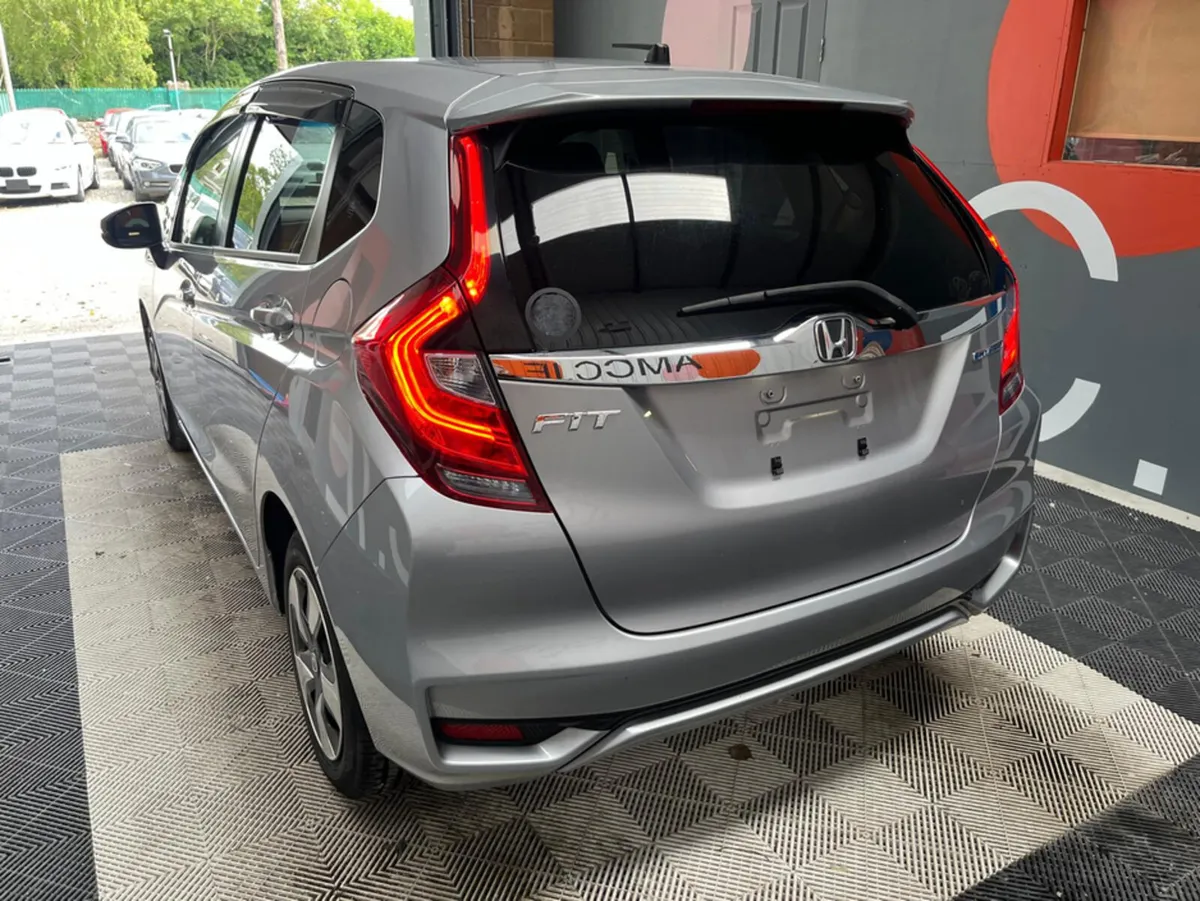 Honda Fit Honda Fit Automatic / Self Charging Hybr - Image 3