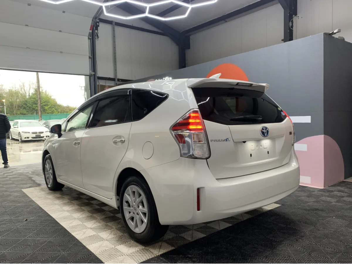 Toyota Prius 7 SEATER 1.8 HYBRID / 83k KMs / Rever - Image 4