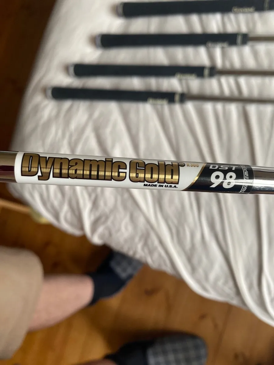 Golf Irons Cleveland Hi Bore 5 to PW - Image 1