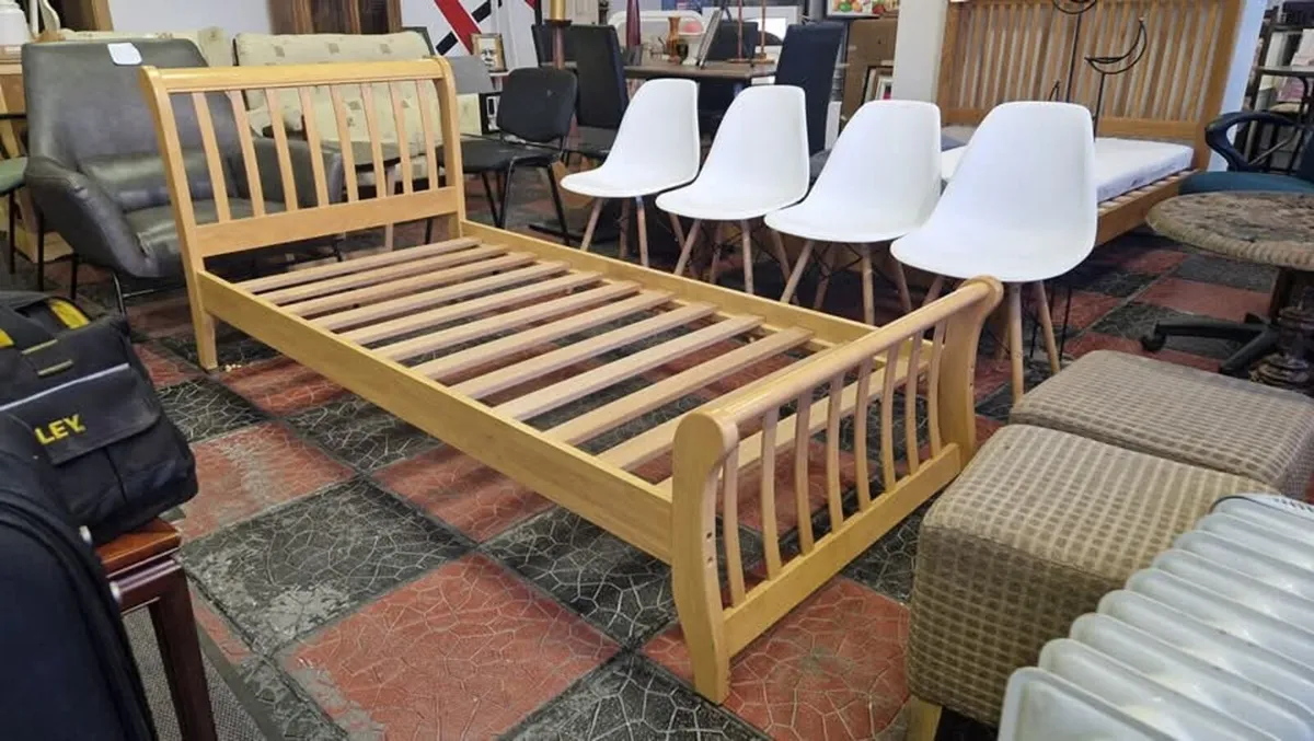 Single Bed - Image 3