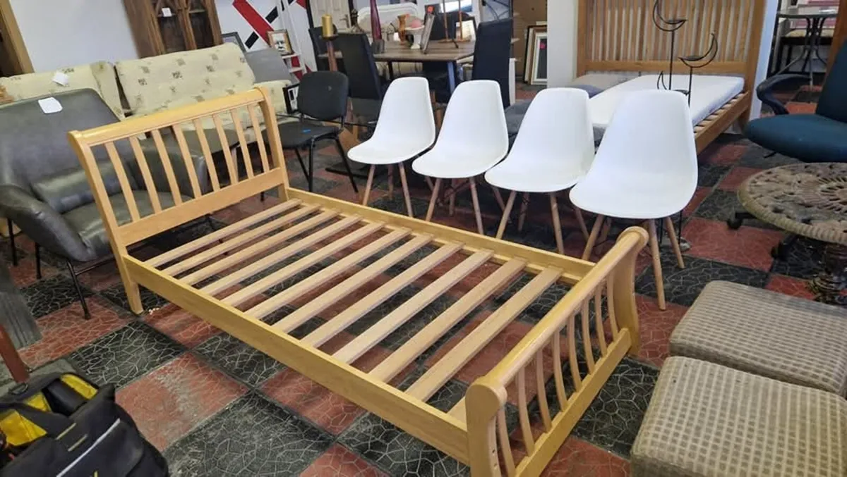 Single Bed - Image 4