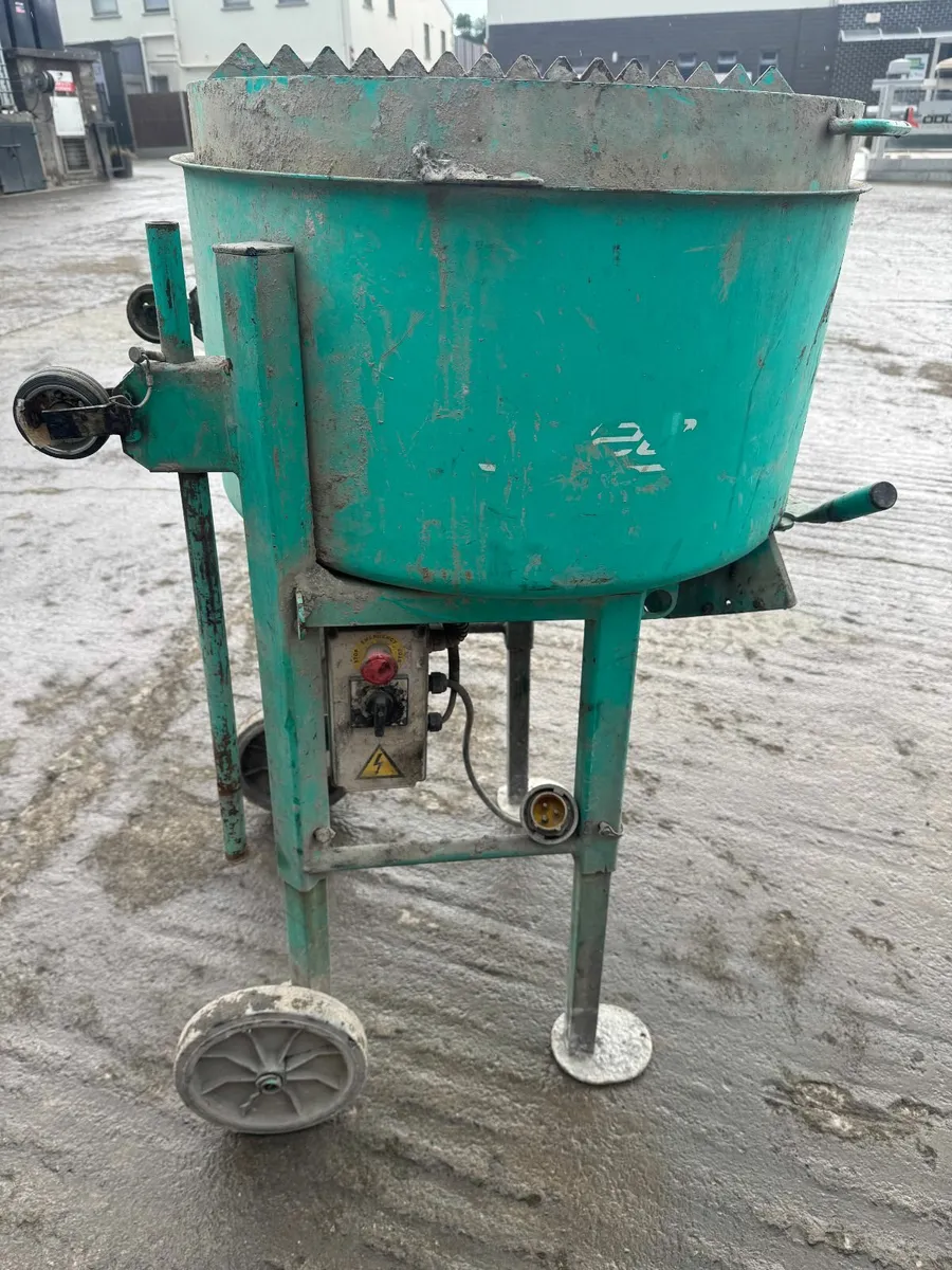Concrete Mixer- Vertical - Image 2