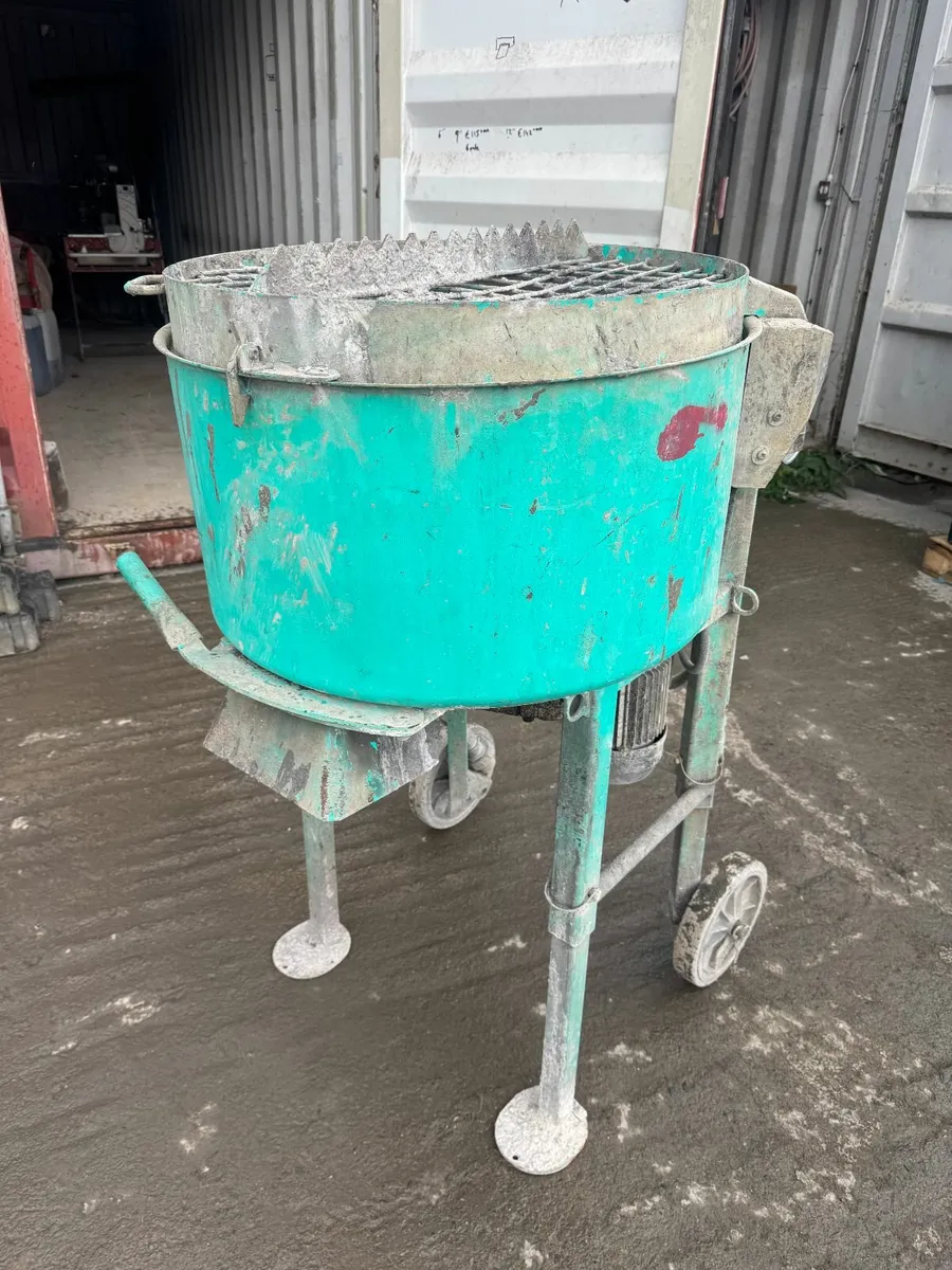 Concrete Mixer- Vertical - Image 4