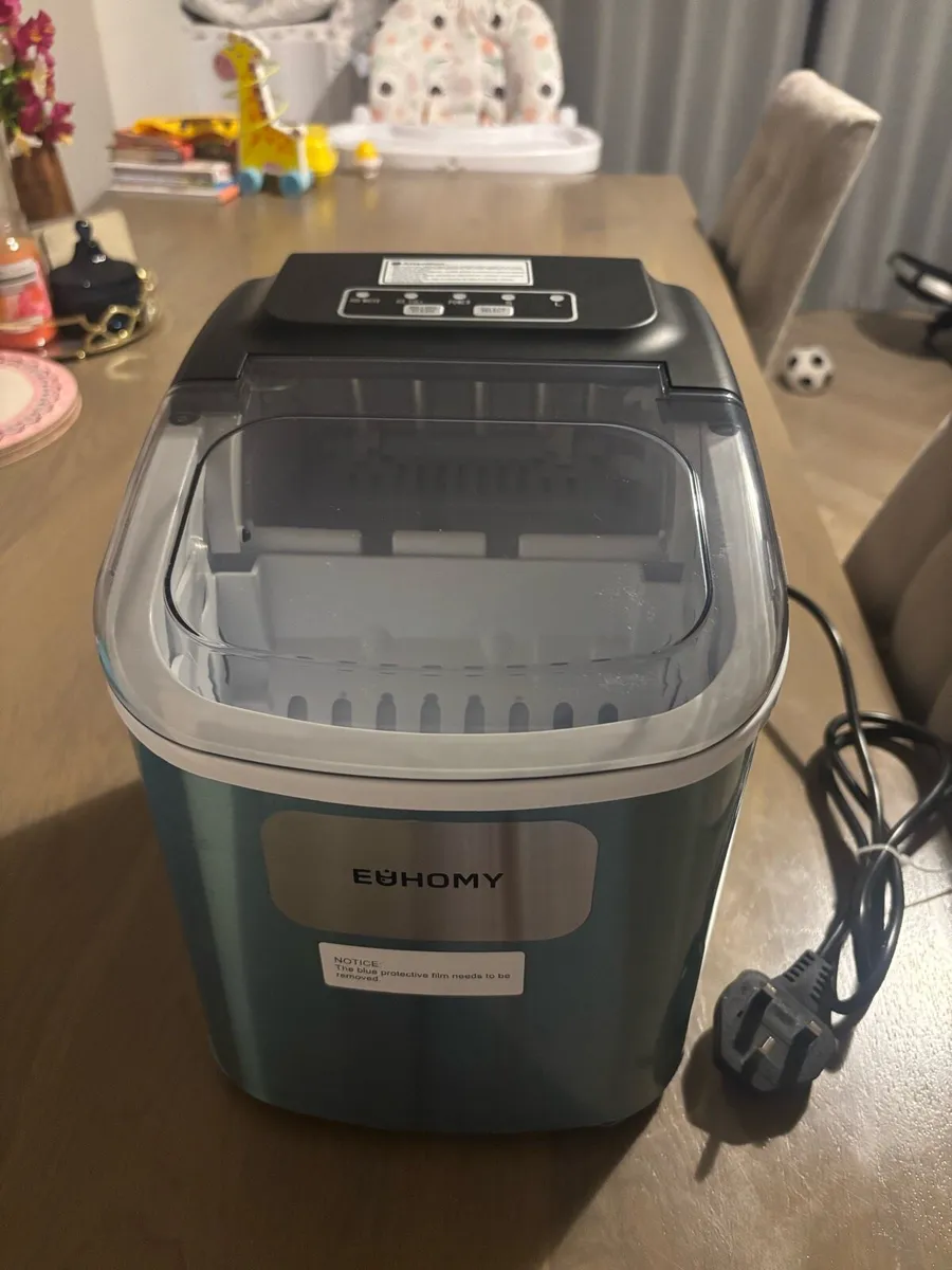 Ice Maker - Image 1