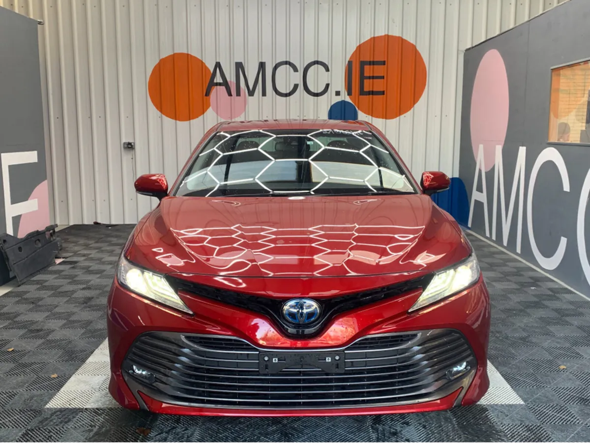 Toyota Camry 2.5 HYBRID / 25k KMs / Cruise Control - Image 2