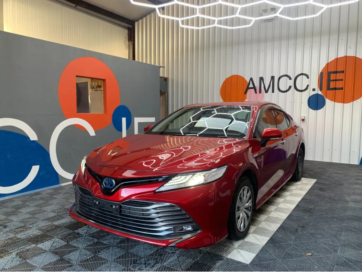Toyota Camry 2.5 HYBRID / 25k KMs / Cruise Control - Image 3