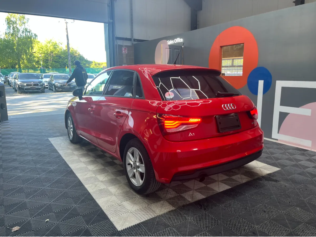 Audi A1 1.0 TFSI / 68k KMs /  REVERSE CAMERA & MOR - Image 4