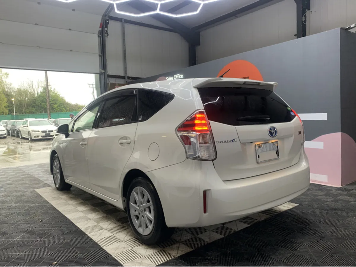 Toyota Prius 1.8 HYBRID 7 SEATER / 42k KMs / Cruis - Image 4