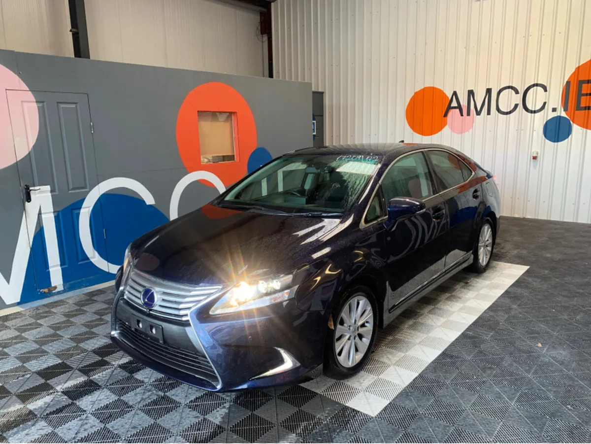 Lexus HS Lexus Hybrid HS 250 58k KMs / Half Leathe - Image 2