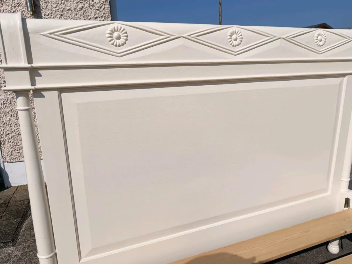 French style queen bed - Image 2