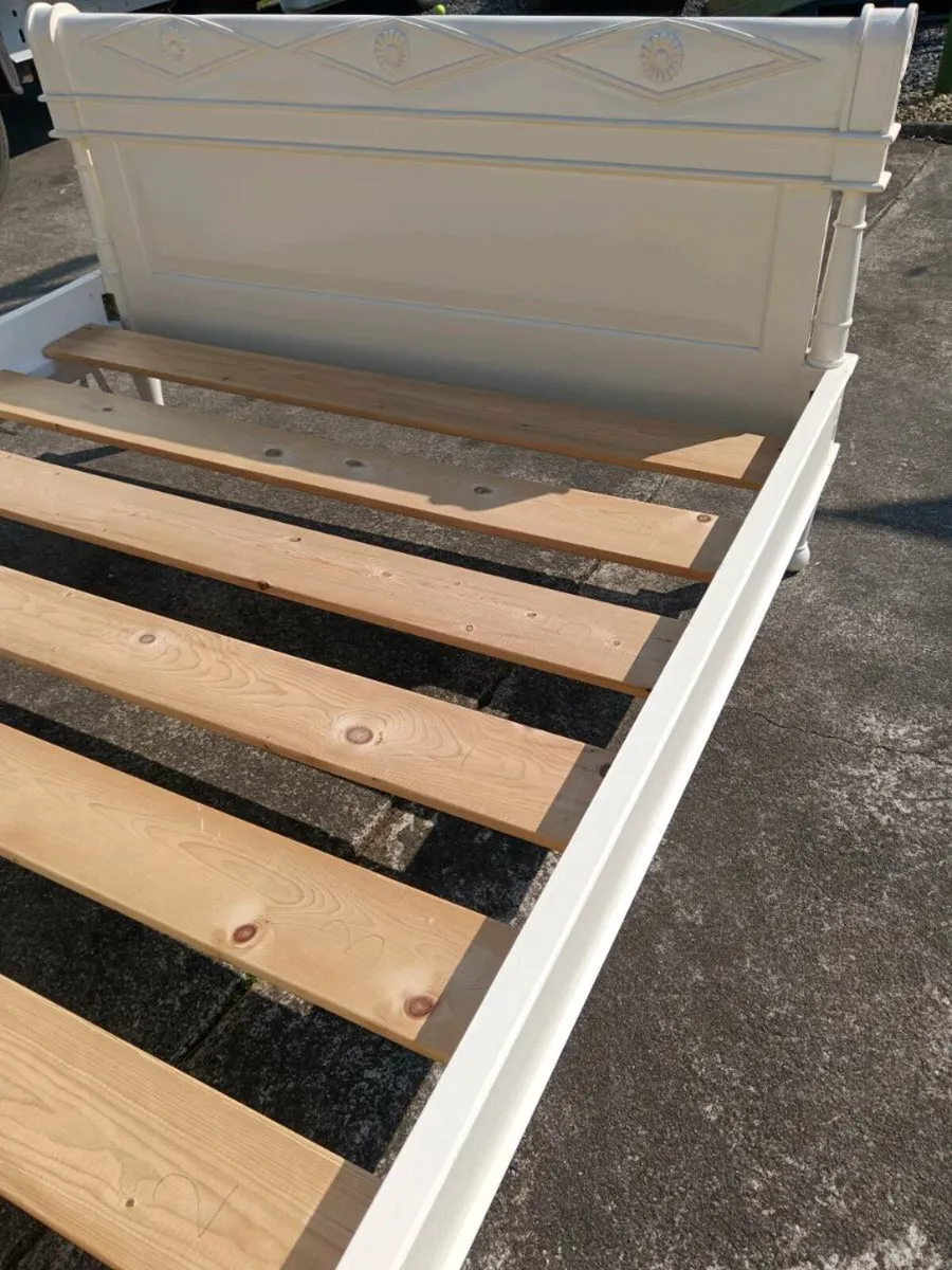 French style queen bed - Image 3