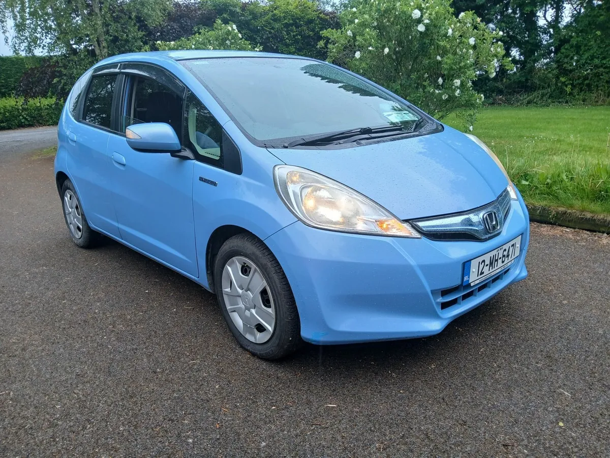 Honda Fit Hybrid Automatic NCT & Taxed - Image 1