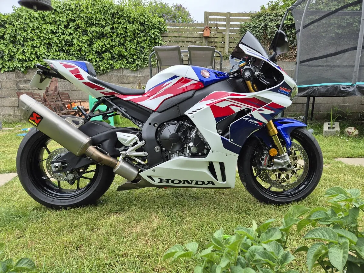 Honda CBR1000RR-R Fireblade SP. 30th Anniversary - Image 1