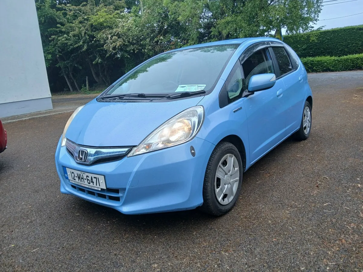 Honda Fit Hybrid Automatic NCT & Taxed - Image 2
