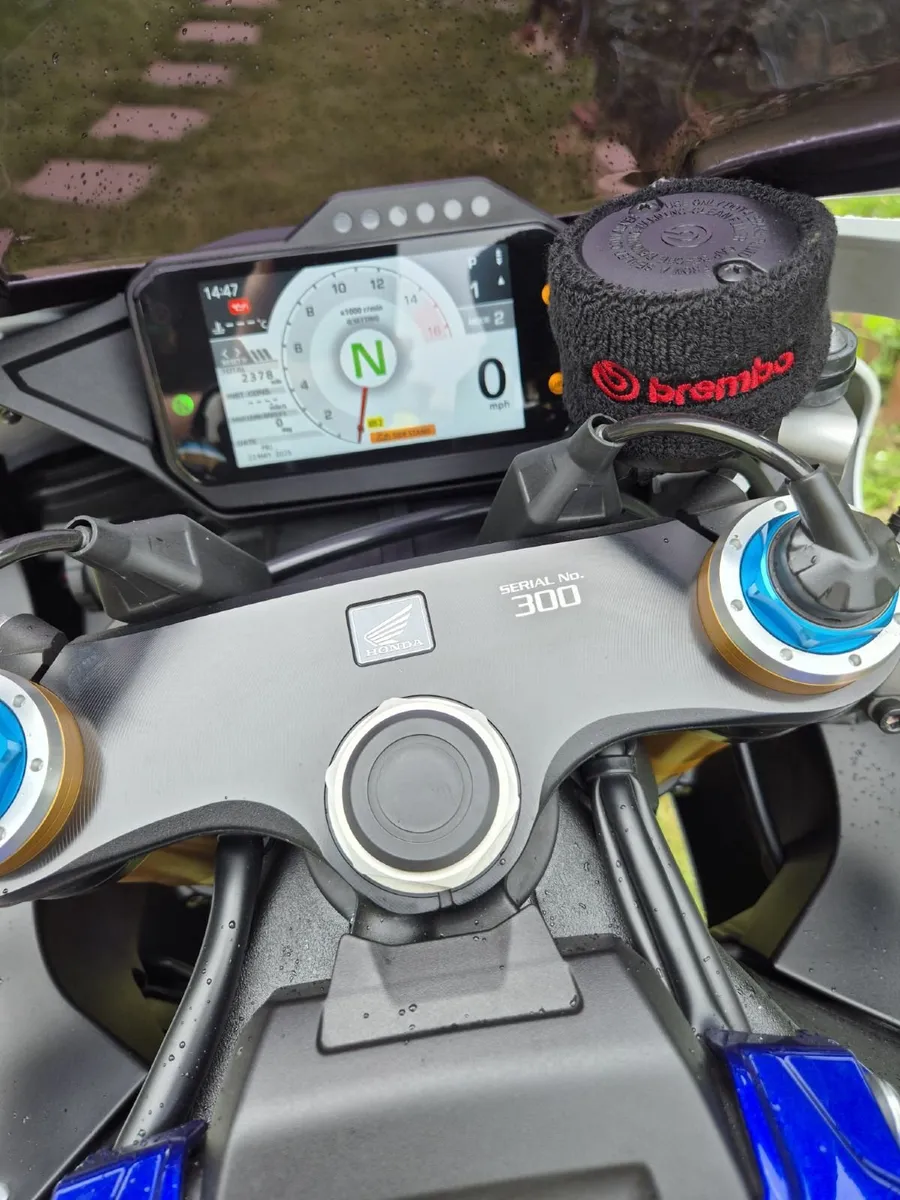 Honda CBR1000RR-R Fireblade SP. 30th Anniversary - Image 3
