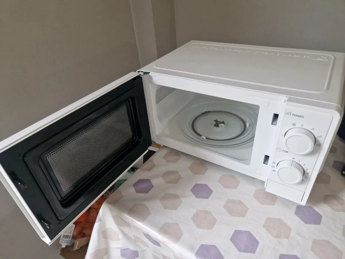 Microwave for sale in Drogheda - Image 3