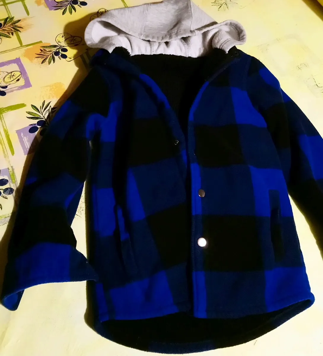 Kids very warm fluffy jumper soft jacket 8-9 years - Image 4