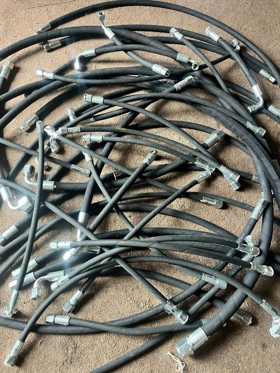 Hydraulic hoses - Image 1