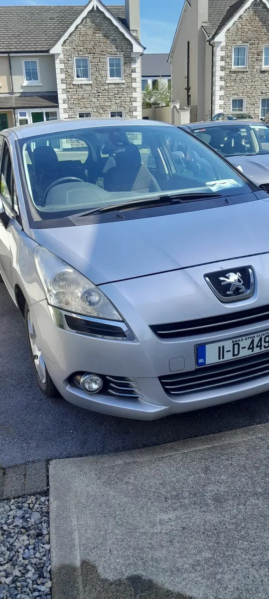 Peugeot 5008 2011 - Image 1
