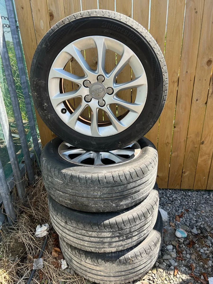 Car alloy/wheels - Image 1