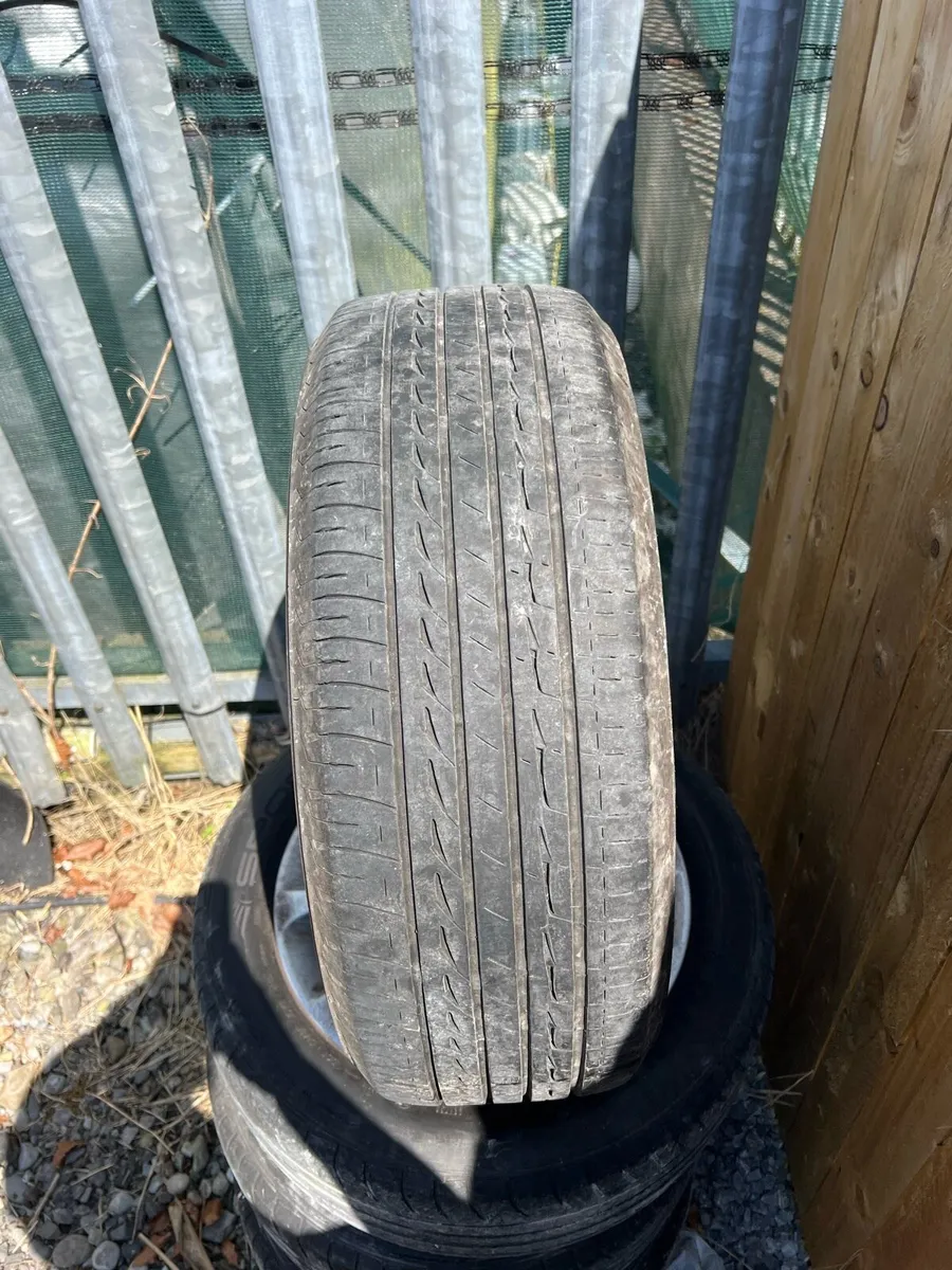 Car alloy/wheels - Image 3