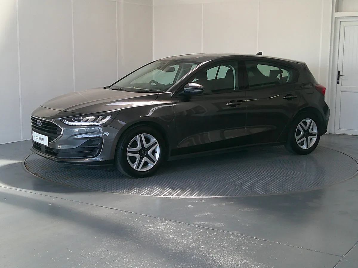 Ford Focus 2022 - Image 3