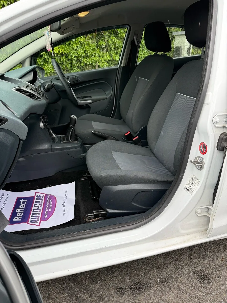 Ford fiesta - Image 4