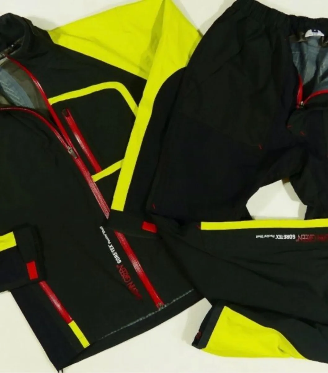 Galvin Green Gore-Tex Waterproof Jacket and Trousers - Image 2