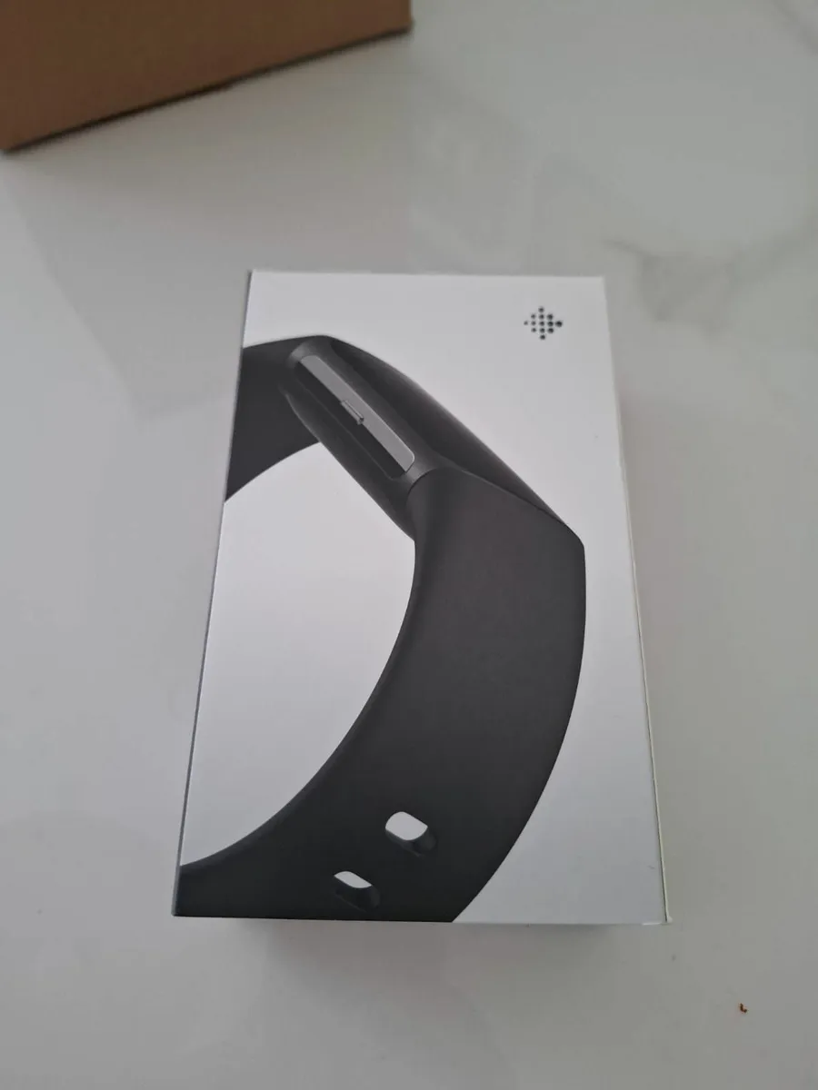 Fitbit Charge 6 Obsidian and Black - Image 2