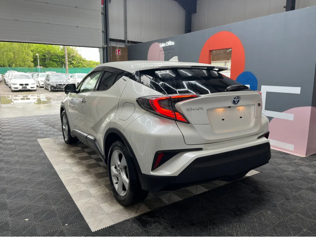 Toyota C-HR S LED EDITION / 98k KMs / REVERSE CAME - Image 4