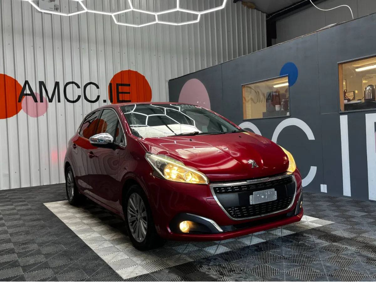 Peugeot 208 ALLURE / 54k KMs / Adaptive Cruise, Re - Image 1