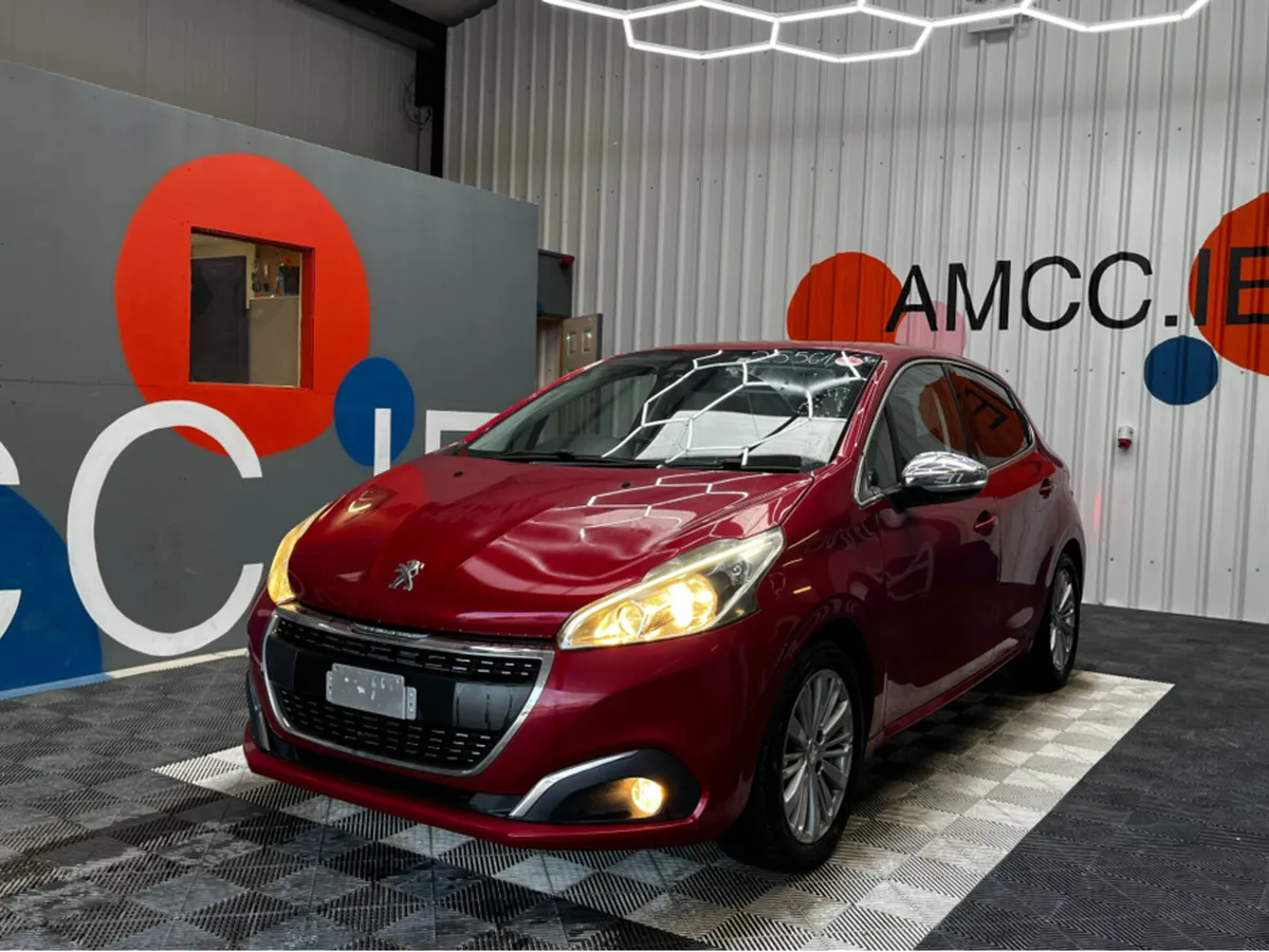 Peugeot 208 ALLURE / 54k KMs / Adaptive Cruise, Re - Image 3