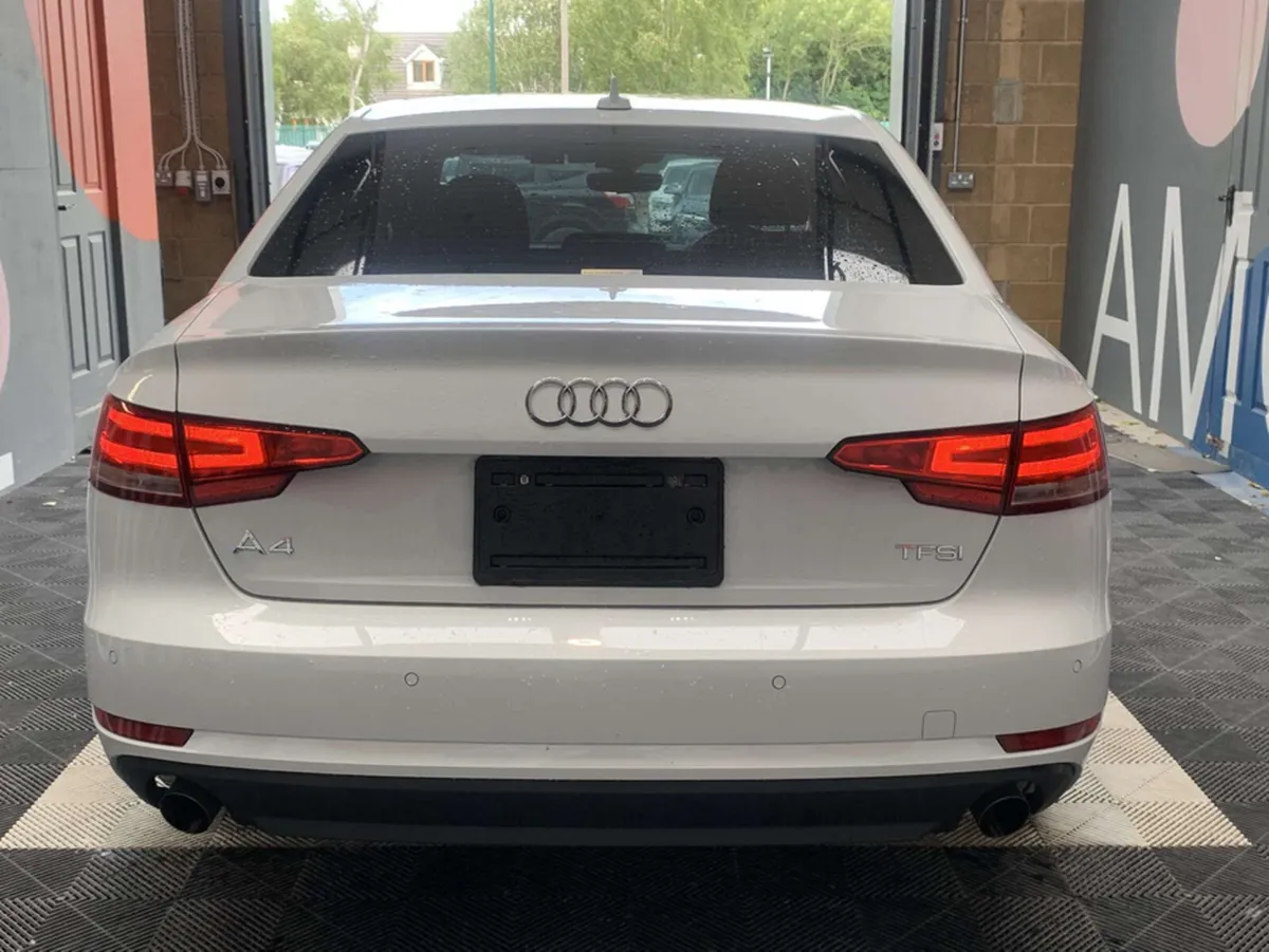 Audi A4 Audi A4 Automatic 2.0 TFSI / Reverse Camer - Image 4